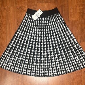Black and White Houndstooth Skirt